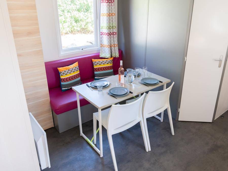 Flower Camping Provence Vallée - Mobilhome 4 personnes - Loggia Confort 24 m² 2 chambres + terrasse couverte + Tv in Manosque, Parc naturel régional du Luberon