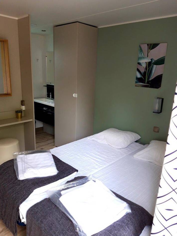 Lodge für 4 Personen, mit Terrasse und Balkon/Terrasse sowie Kinderpool in den Niederlande - 3