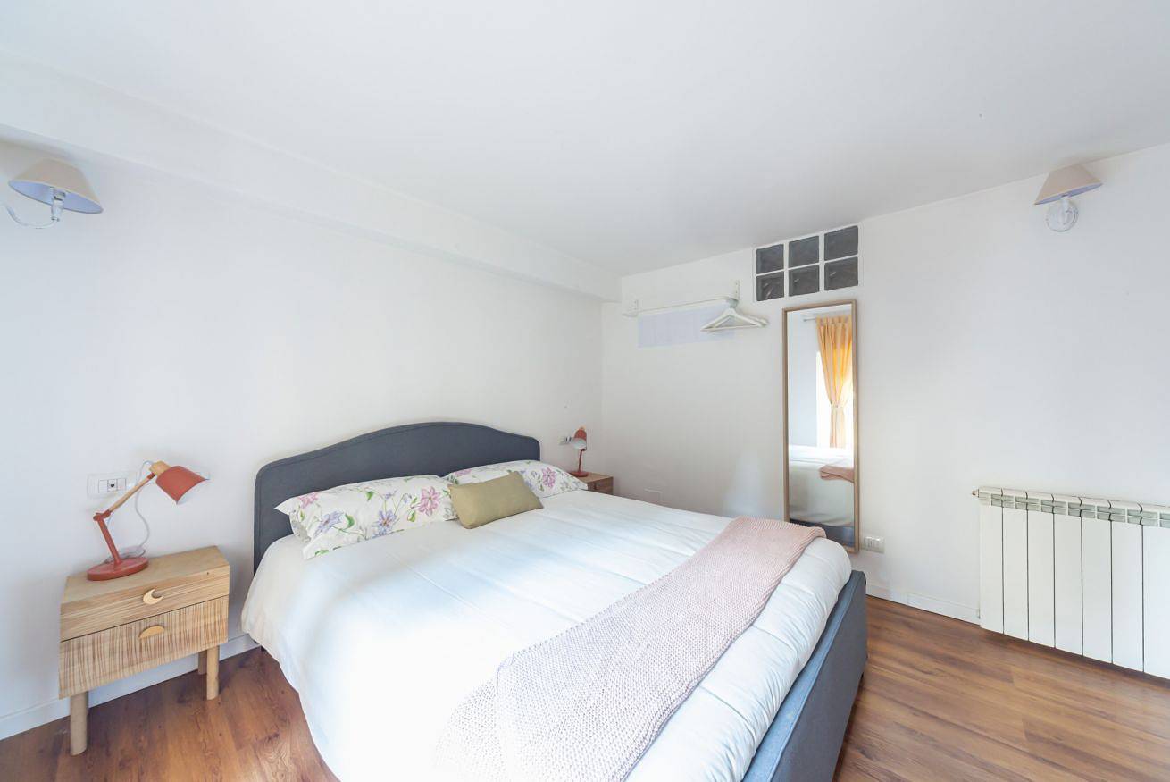 Appartement entier, Gaeta 1 Mi Kb in Milan, Province de Milan
