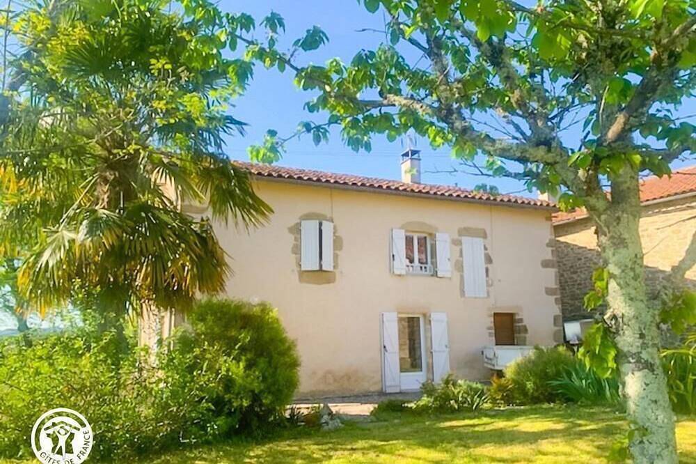 Gîtes de France® - La Classe in Viazac, Lot