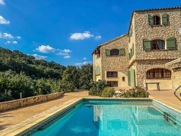 Chambre d’hôte pour 4 personnes, avec vue ainsi que jardin et piscine à Dions