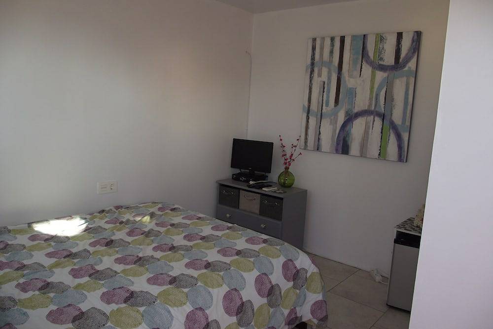 Casa De 3 Camas, Lo Marabu, Ciudad Quesada. Piscina Comunitaria, Wi-Fi Y Tv. Aire Acondicionado in Rojales, Costa Blanca