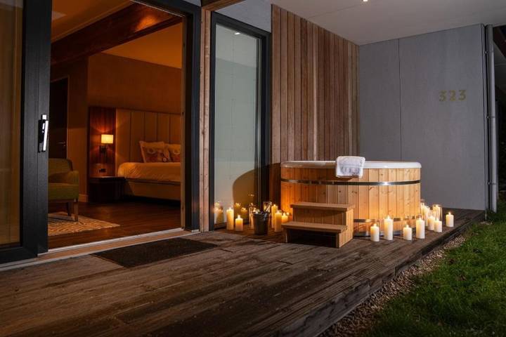 Agriturismo voor 2 personen, with sauna and whirlpool as well as tuin and zwembad in Zeeland
