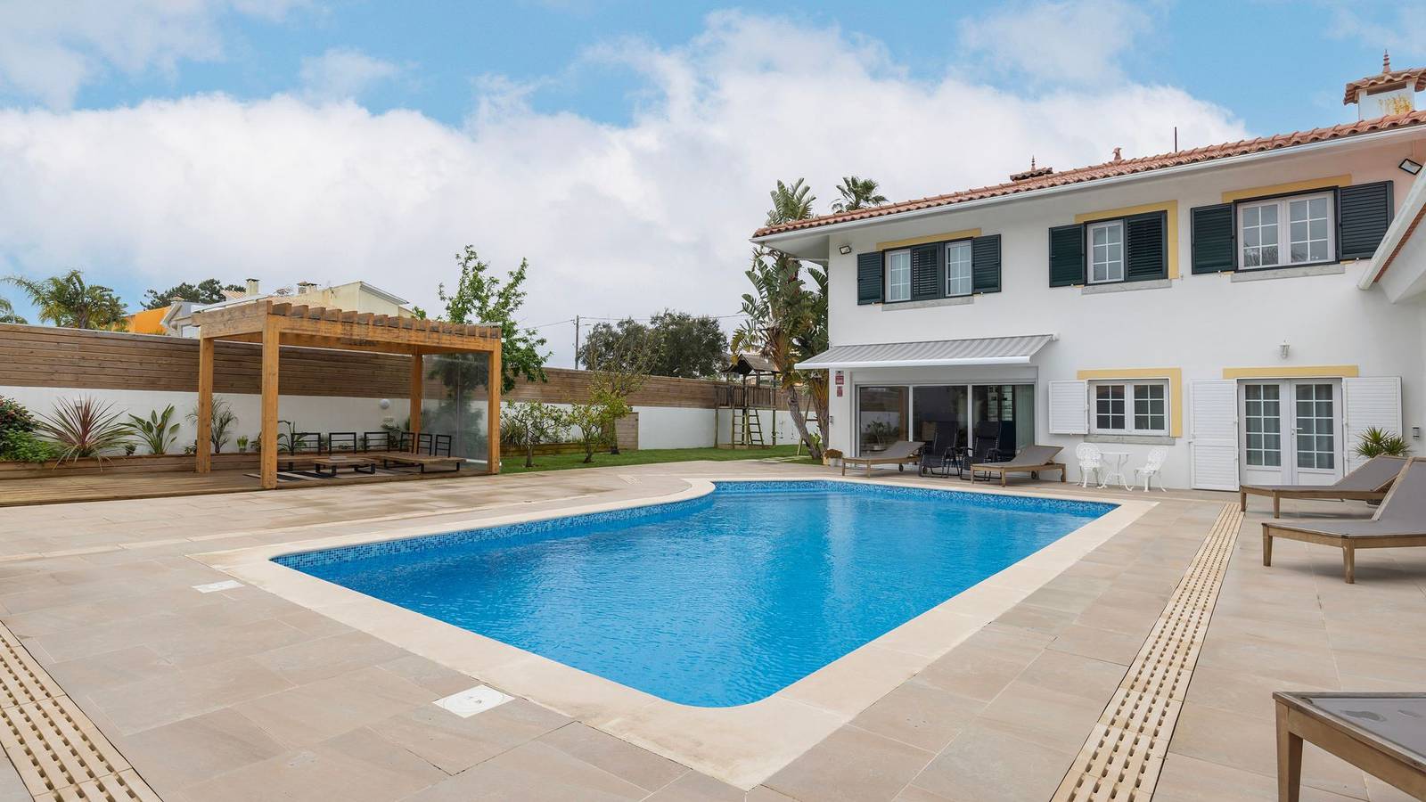 Ferienhaus für 2 Personen mit Garten in Aroeira, Corroios