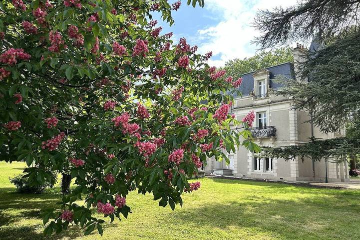 Gîte pour 15 personnes, avec Jardin et Sauna à Bouresse