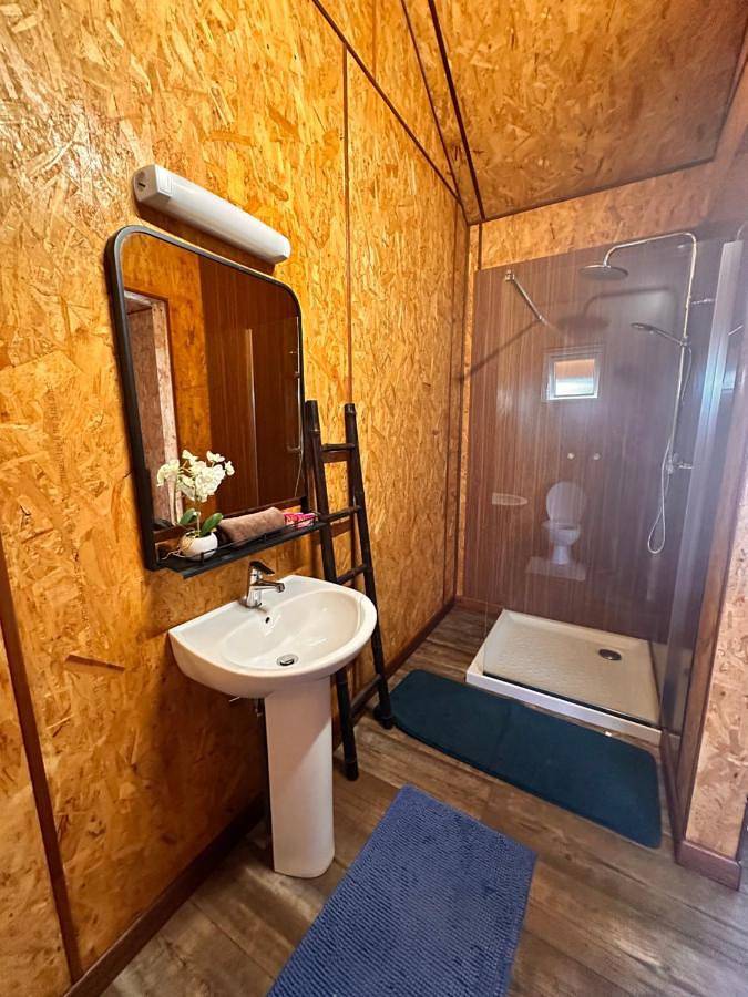 Hôtel pour 2 personnes, avec terrasse à Païta - 4