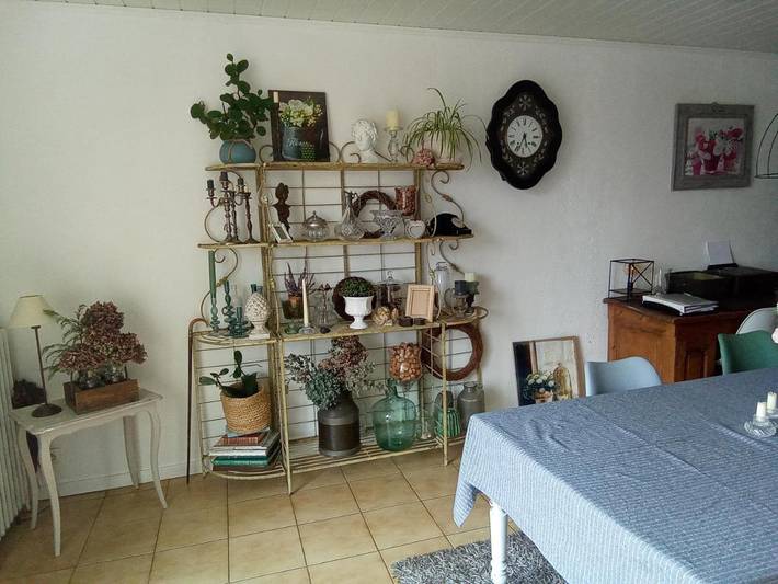 Chambre d’hôte pour 2 personnes, avec piscine ainsi que jardin et vue dans le Jura - 2