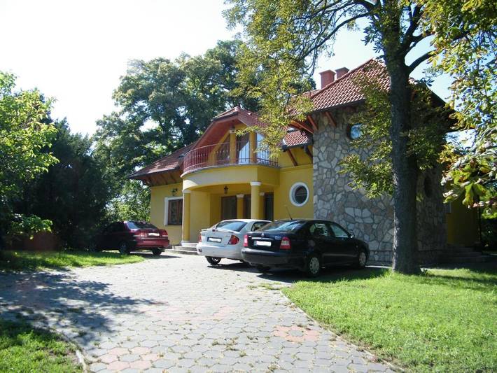 Ferienwohnung für 2 Personen, mit Balkon und Terrasse sowie Garten und Seeblick in Balatonboglar