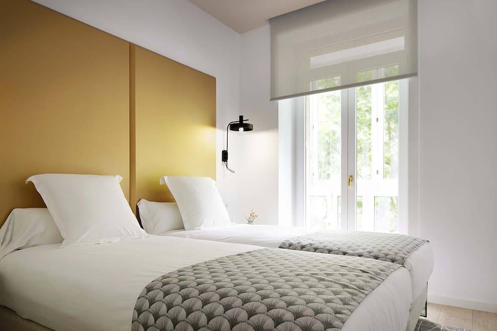Entire apartment, Avenida Suite in Playa de la Concha, San Sebastian