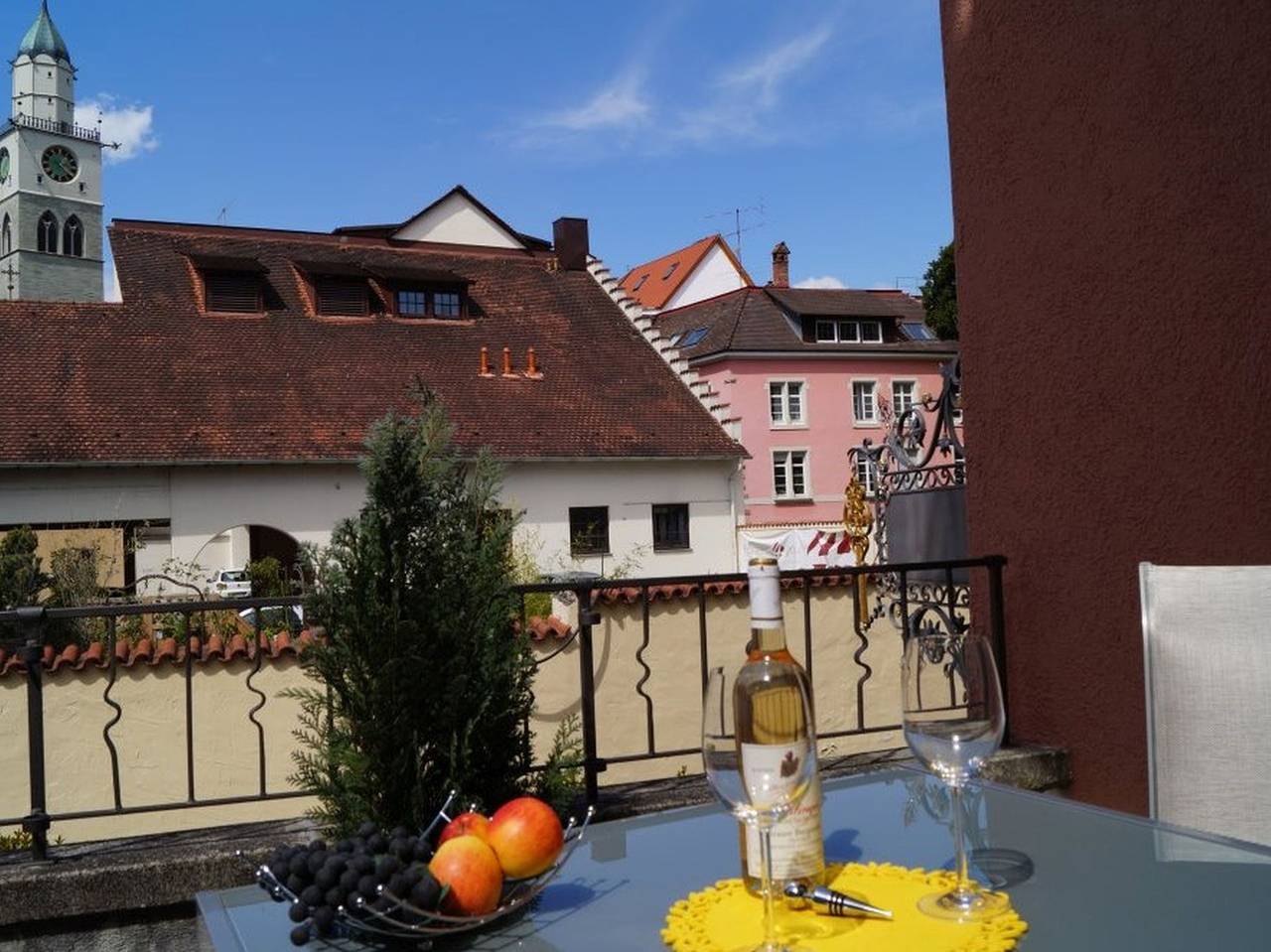 Ganze Ferienwohnung, Ferienwohnung zum Menzinger-Garten - Ferienwohnung August, 75qm, 2 Schlafzimmer, max. 4 Personen in Überlingen, Region Bodensee-Oberschwaben