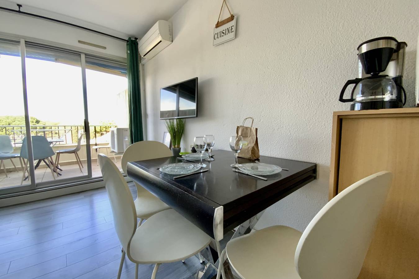 Ganzes Studio, Studio Les Jardins du Port  Port Camargue, avec piscine à 2 pas de la plage in Port Camargue, Le Grau-du-Roi