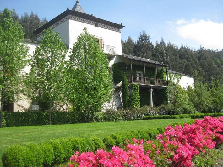 Hotel para 2 personas, con Terraza además de Jardín y Vistas en Boal