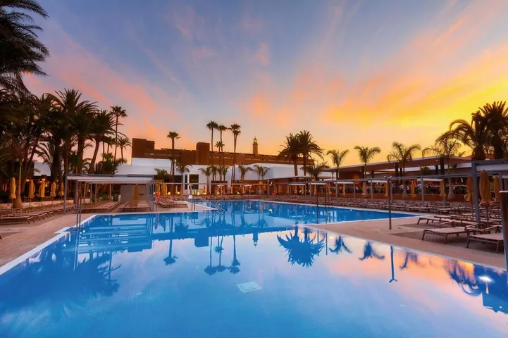 Hotel for 2 people, with garden and terrace as well as hot tub - 1