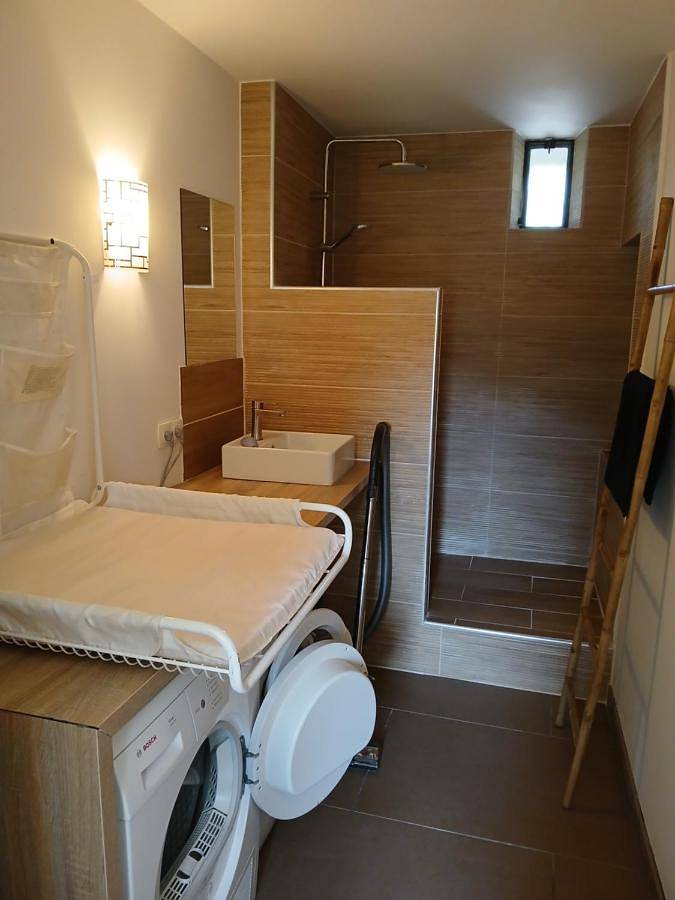 Location de vacances pour 14 personnes, avec vue ainsi que piscine et jardin à Saint-Maurice-sur-Eygues - 2