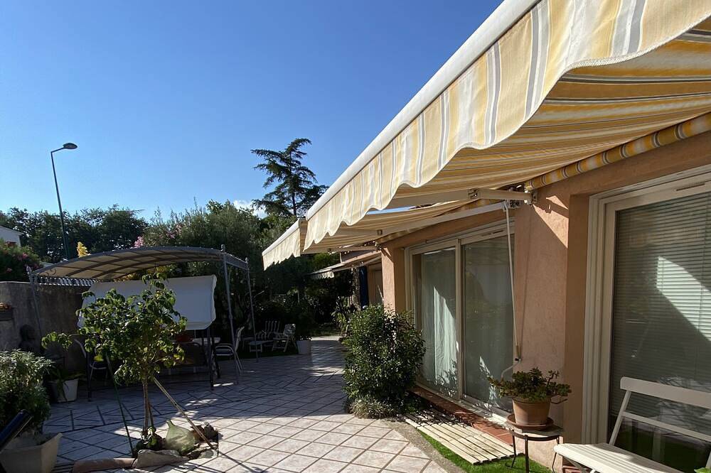 Agréable villa plain-pied, excellent emplacement, soleil et ombrage, jardin clos in La Garde, Côte méditerranéenne (France)