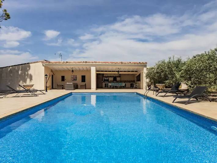 Villa pour 6 personnes, avec jardin et piscine