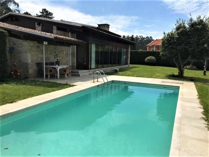 Location de vacances pour 6 personnes, avec piscine ainsi que terrasse et vue à Tomiño - 3