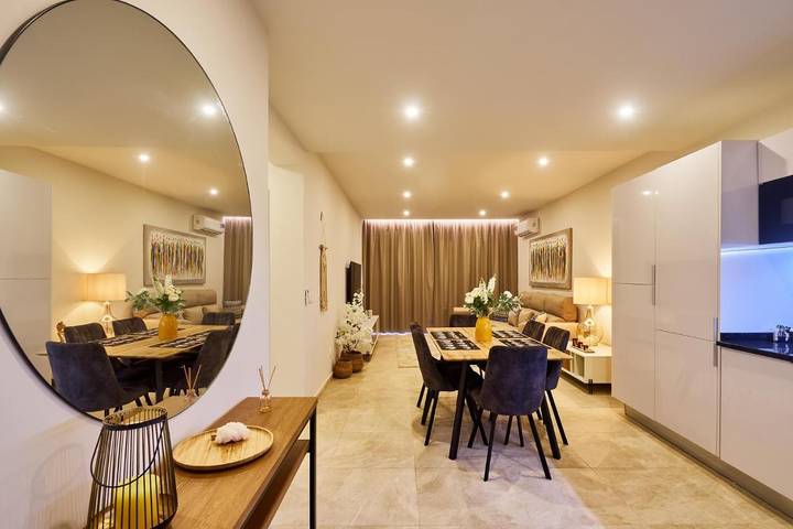 Location de vacances pour 3 personnes, avec terrasse ainsi que piscine et vue dans Sal