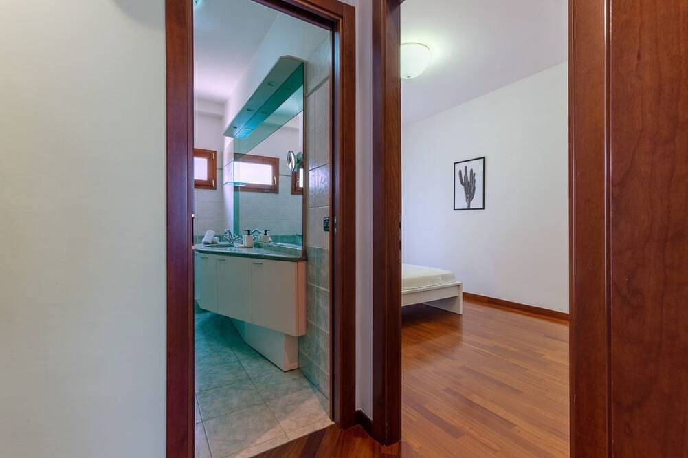 Ganze Wohnung, Guesthost - Comfortable 80 sqm apartment that can accommodate up to 7 people located on the third floor of a building without a lift.The property is located in the center of Ferrara just outside the eastern walls, a few steps from Corso della Giovecca.Th in Ferrara, Ferrara Provinz