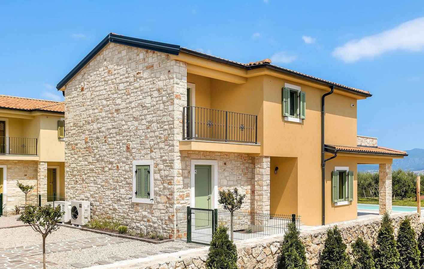 Apartment am Meer mit Pool und WLAN in Vrbnik – 600 m vom Stadtzentrum entfernt in Vrbnik, Krk