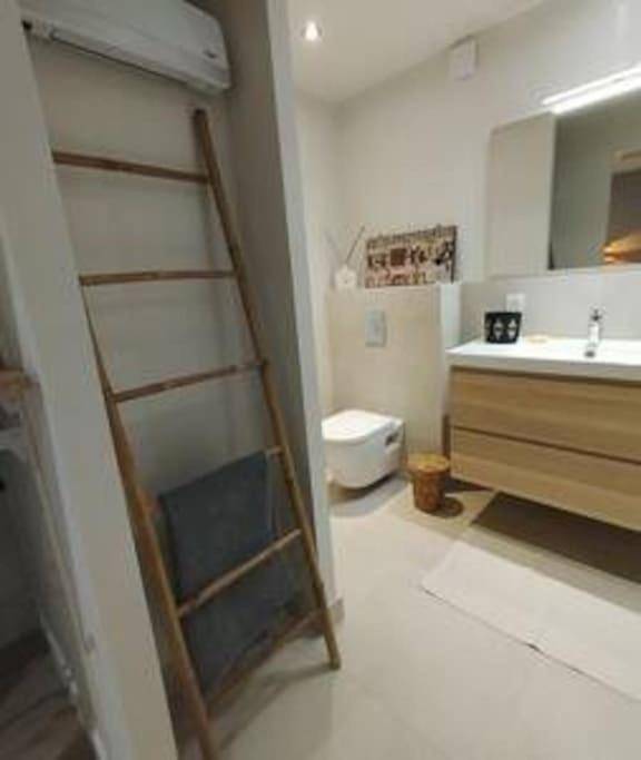 Gîte pour 2 personnes, avec vue et terrasse dans Golf de Valcros - 3