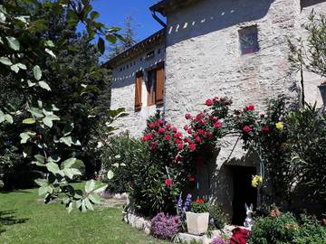Gîte pour 4 personnes, avec terrasse et jardin à Labastide-Marnhac