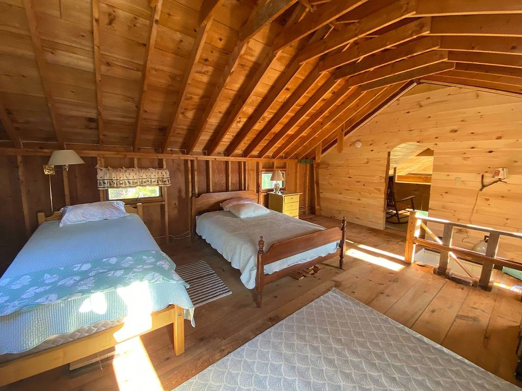 Cove Cottage: In ruhiger Lage zwischen den Kiefern des ruhigen Seavey Cove Eingebettet in Knox County (Maine)