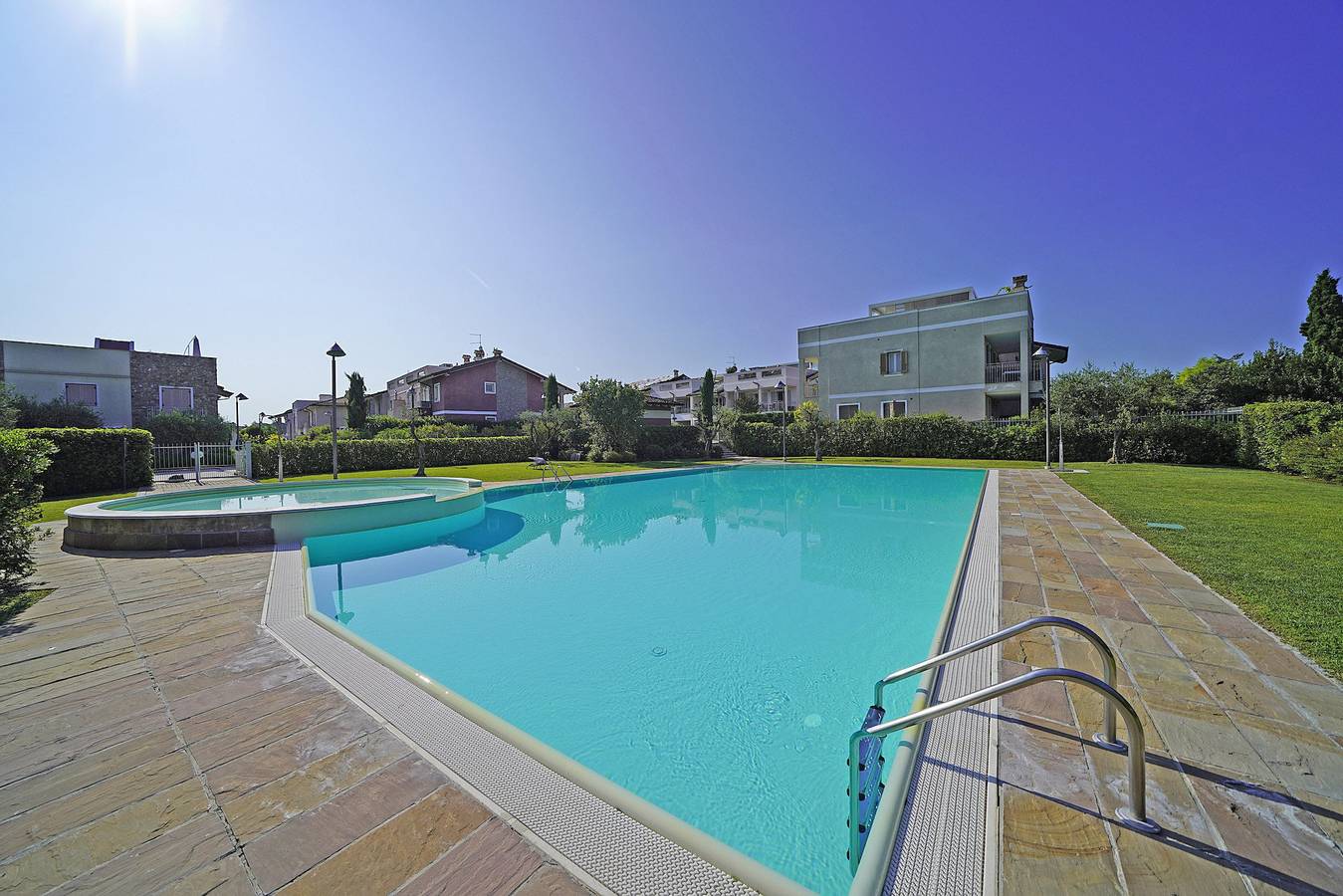 Appartement entier, Sg Family - Dimora Smeraldo in Castelnuovo del Garda, Montagnes autour du lac de Garde