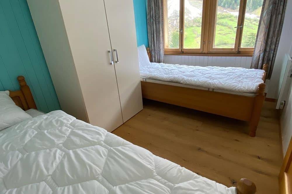 Ganze Wohnung, Sonnige 2.5 Zimmer Duplex-Ferienwohnung im Lötschental. in Wiler, Brig - Goms & Umgebung