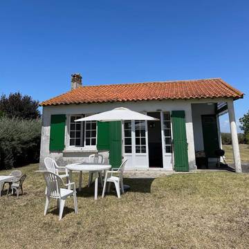 Gîte pour 5 personnes, avec terrasse ainsi que jardin et vue dans Plage De La Platerre Angoulins