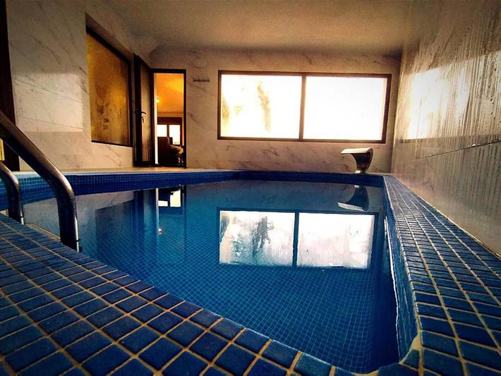 Ferienhaus für 10 Personen, mit Garten und Pool sowie Whirlpool - 1