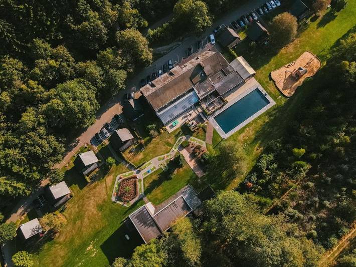 Parc de vacances pour 6 personnes, avec jardin et vue ainsi que sauna et piscine, animaux acceptés en Belgique - 2