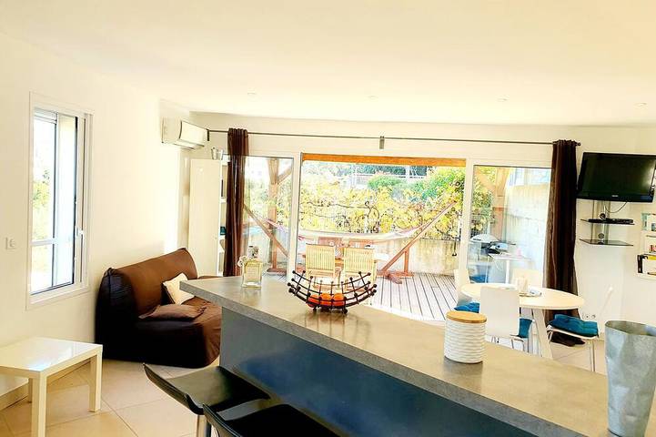 Gîte pour 4 personnes, avec jardin ainsi que terrasse et piscine à Galéria - 4