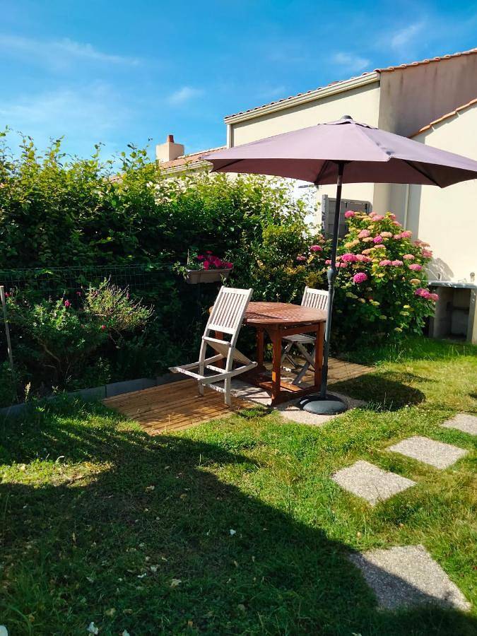 Appartement entier, Mer à pied Studio Vrai Lit Linge Fourni Jardin Vélos Bienvenus in Bretignolles-sur-Mer, Vallée de la Loire