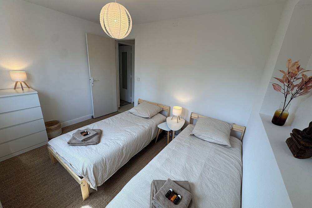 Entire apartment, Bas de villa La Rieuse in La Gaude, Cannes region