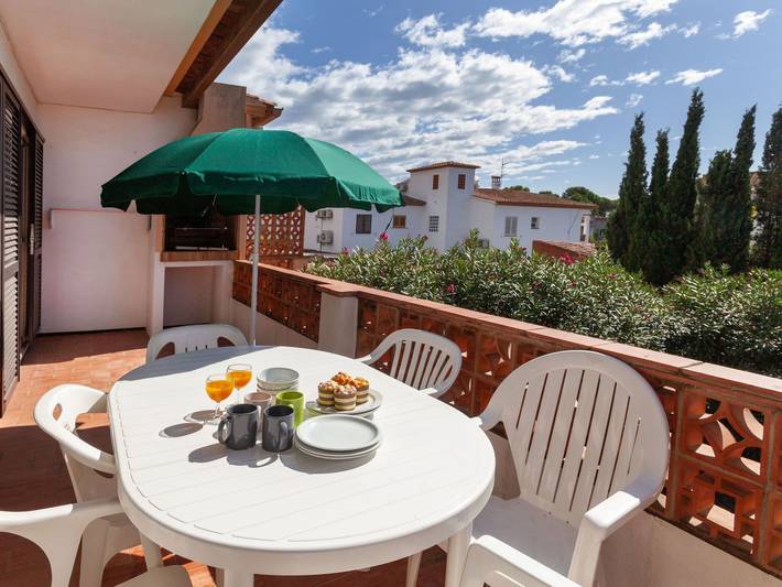 Apartamento de vacaciones para 5 personas, con terraza y jardín - 1