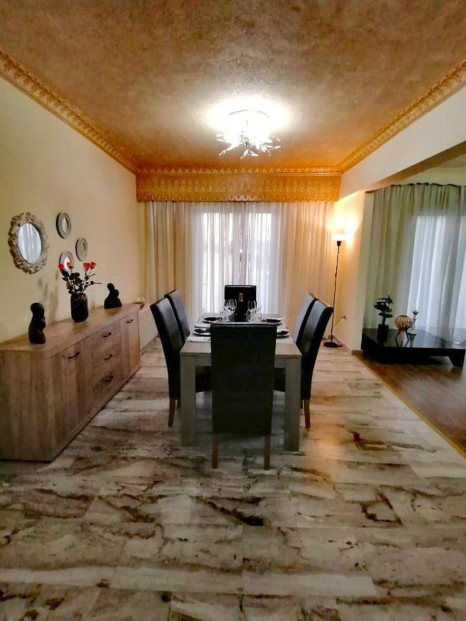 Ferienwohnung für 5 Personen, mit Ausblick und Terrasse - 1