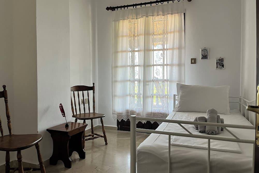 Sea view traditional cottage in Platamonas, Olympos Nationaal Park