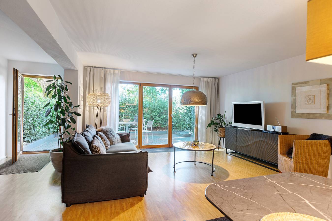Ganze Wohnung, Apartment 'Fewo Spectrum' mit privater Terrasse und Wlan in Überlingen, Bodenseekreis