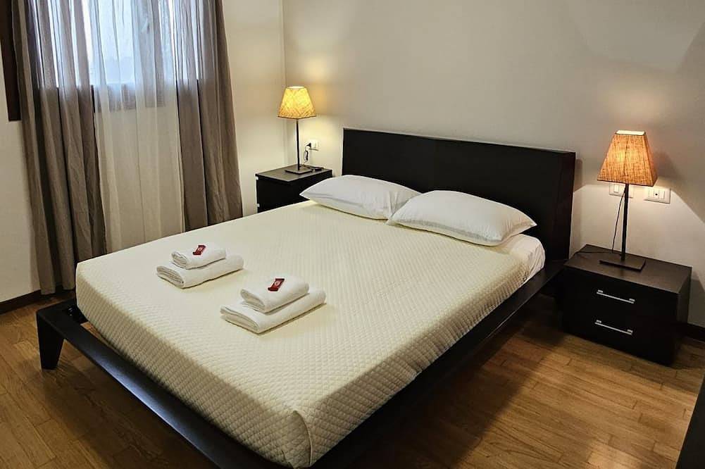 Appartamento intero, 13th Floor, Garage gratis, Metro a 200mt, giardino giochi per bambini, Bicocca in Milano, Provincia di Milano