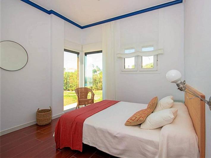 Casa rural para 8 personas, con Terraza y Jardín además de Piscina y Vistas en Facinas - 4