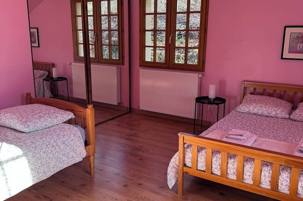 Family House 200m² Mountain View - 4 Bedrooms + Studio - Large Garden in Saint-Martin-d'Uriage, Nationalpark Écrins