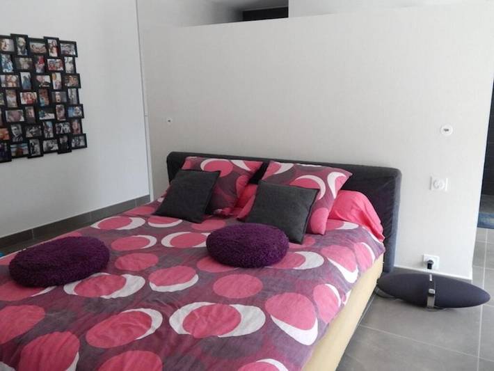 Location de vacances pour 8 personnes, avec vue et piscine ainsi que jardin et terrasse, animaux acceptés à Corconne - 2