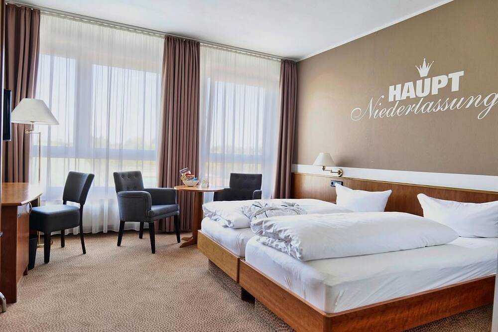 Einzelzimmer, Dusche, Wc - Hotel Sportwelt Radeberg in Radeberg, Oberlausitz