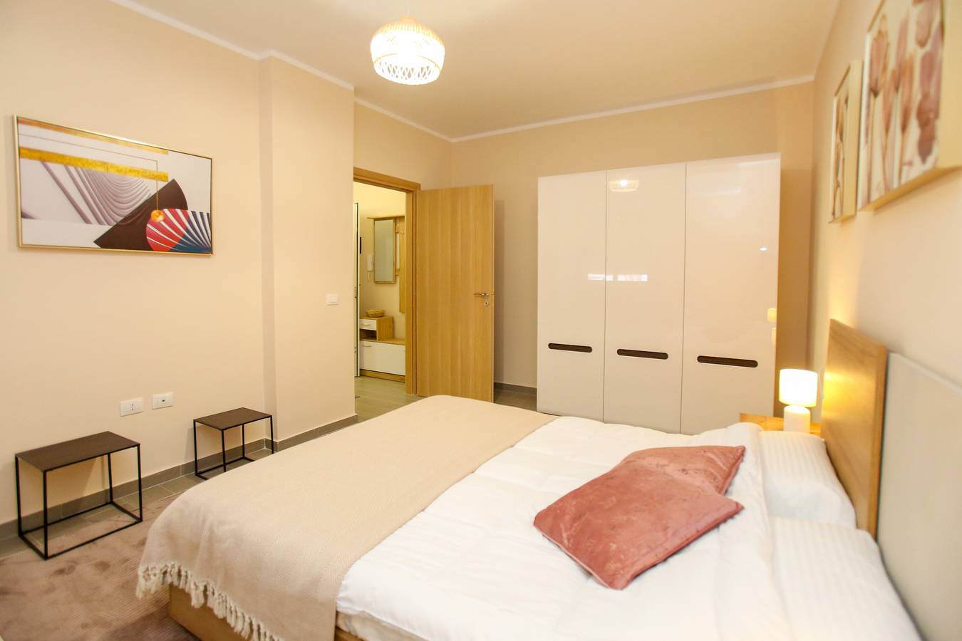 Apartamento entero, Apartamento de vacaciones para 4 personas con balcón in Vlorë (Ciudad), Vlorë