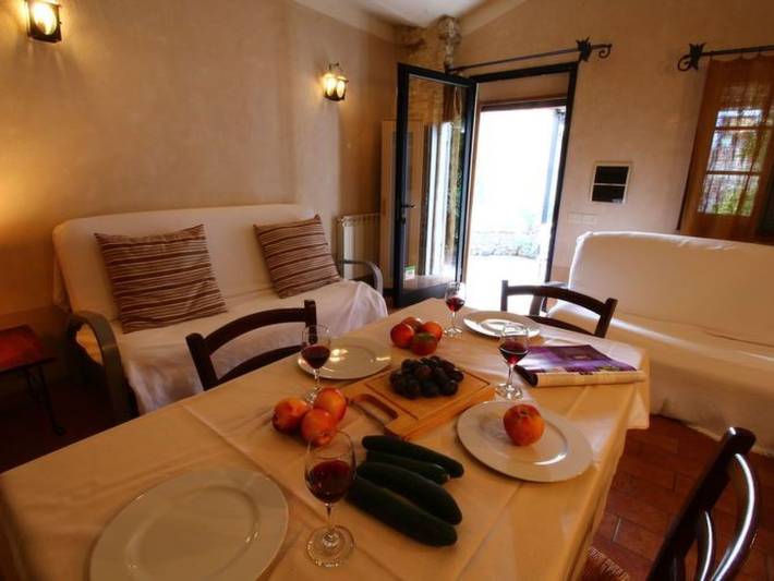 Entire apartment, In Castiglione Del Lago mit Garten, Grill und Terrasse in Castiglione del Lago, Lake Trasimeno