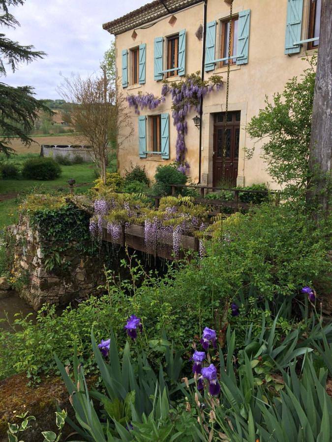 Chambre d’hôte pour 2 personnes, avec Terrasse et Jardin ainsi que Piscine et Vue