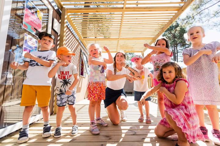 Camping für 6 Personen, mit Terrasse in Vendays-Montalivet - 4