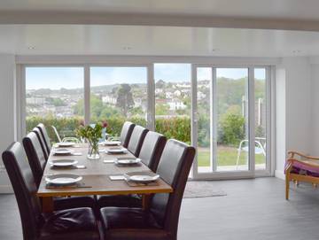 Holiday Rental for 8 People in Brixham, Torbay, Photo 3