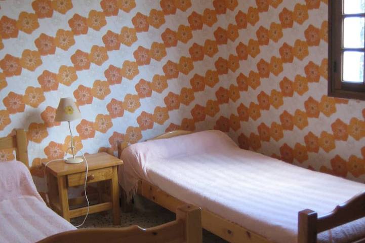 Gîte pour 5 personnes, avec terrasse dans Plage du Péro - 2